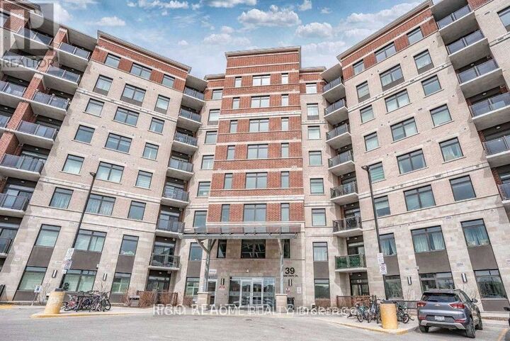 Property Photo:  39 New Delhi Drive South 520  ON L3S 0E1 