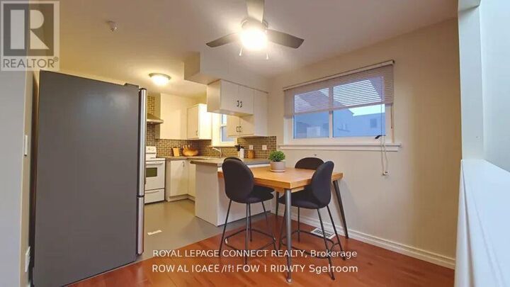 Property Photo:  1206 Wakefield Crescent Main  ON L1H 1V9 