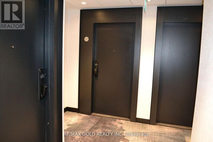 Property Photo: 3200 William Coltson Avenue 323 ON L6H 7W6