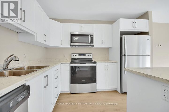 Property Photo:  81 Whitcomb Crescent  ON K7A 0A2 