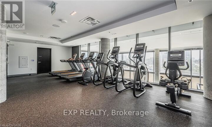 Property Photo:  15 Wellington Street South 2105  ON N2G 0E4 