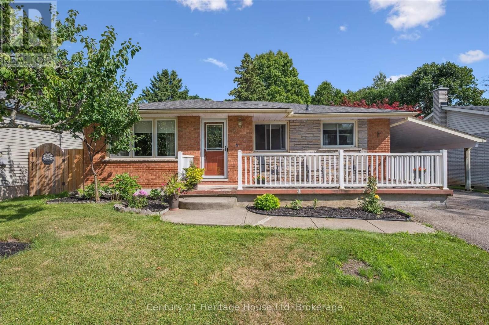 Property Photo:  17 Dalebrook Place  ON N1E 1A7 