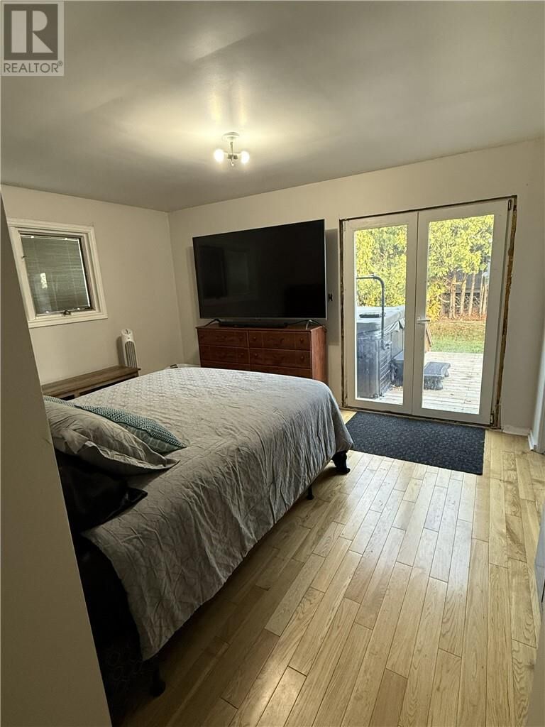 Photo de la propriété: 1274 Montrose Avenue ON P3A 3B8