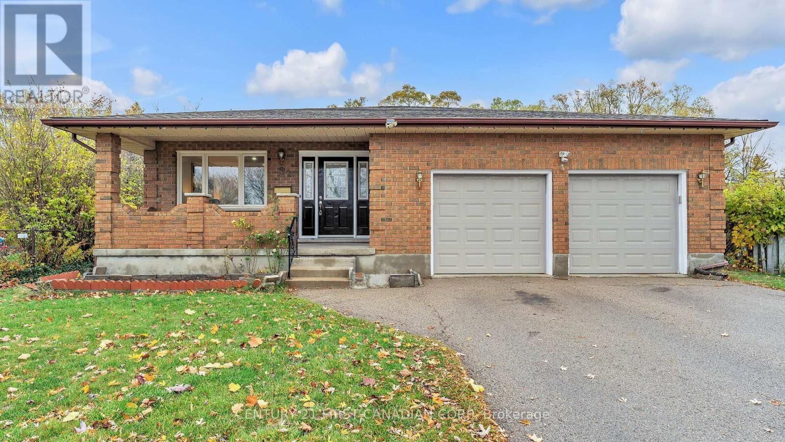 Property Photo:  92 Golfdale Crescent  ON N6C 5P5 