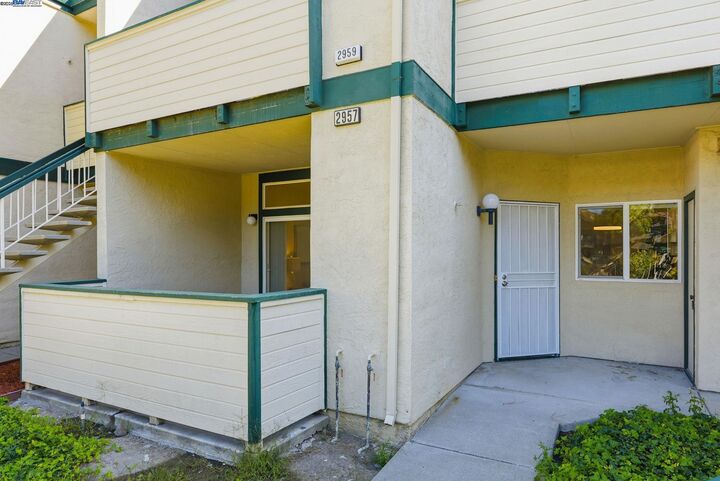 Property Photo: 2957 Risdon Dr 85 CA 94587