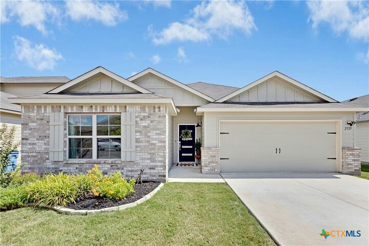 Property Photo:  2929 Greenbriar  TX 78155 