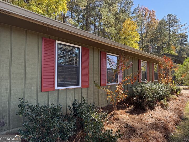 Property Photo: 211 Chateau Drive GA 30161