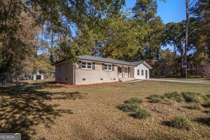 Property Photo:  1431 Mohawk Drive  GA 30043 