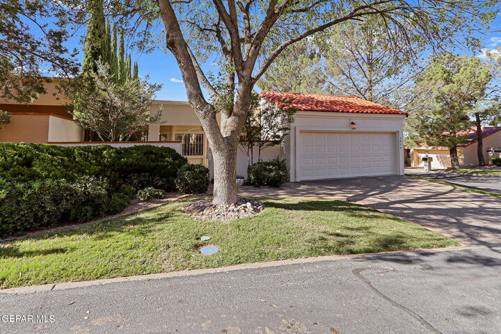 Property Photo: 1077 Los Jardines Circle TX 79912
