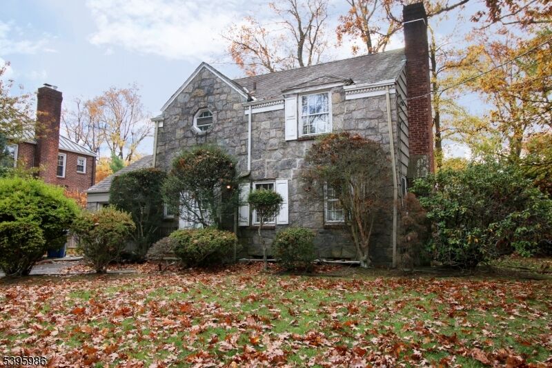 Property Photo:  84 Howard Park Dr  NJ 07670 