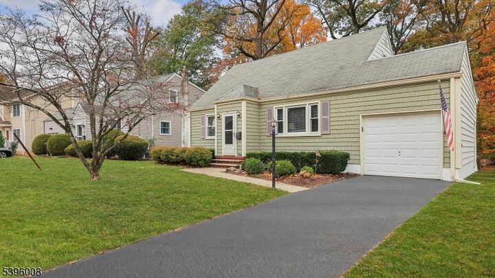 Property Photo:  172 Mohawk Dr  NJ 07016 