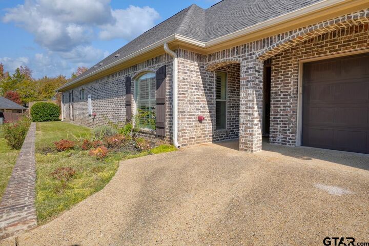 Property Photo: 102 Timber Creek Ct TX 75771