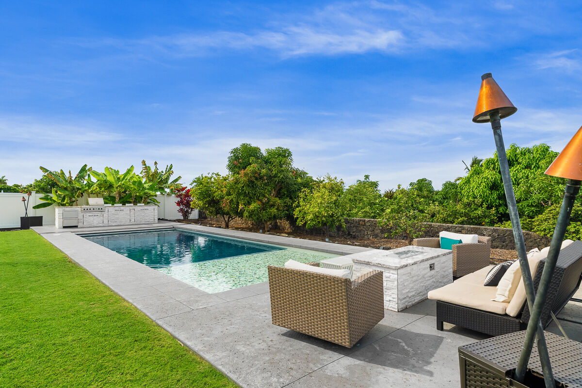 Property Photo:  73-4354 Lula St  HI 96740 