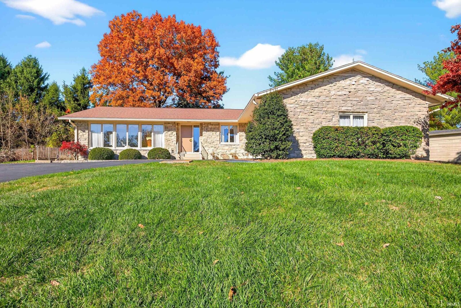 Property Photo:  317 E Clover Lane  IN 47408 