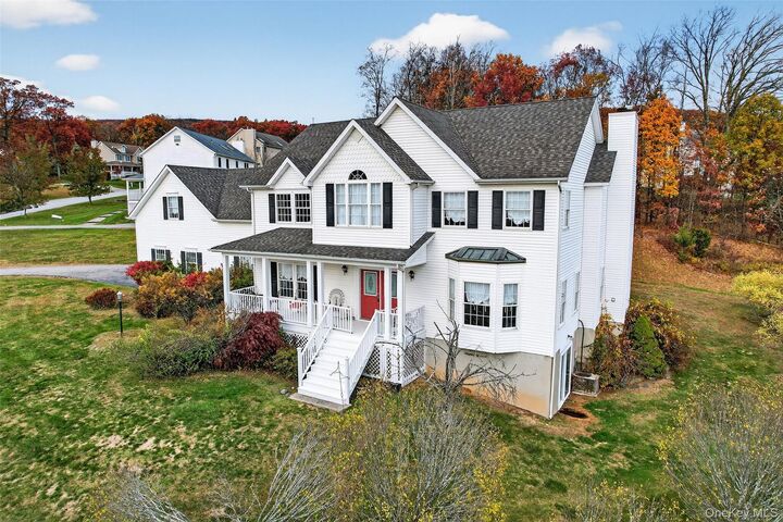 Property Photo:  8 Alloway Crescent  NY 10930 