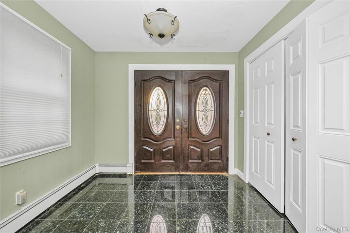 Property Photo:  218 Avery Place  NY 11516 