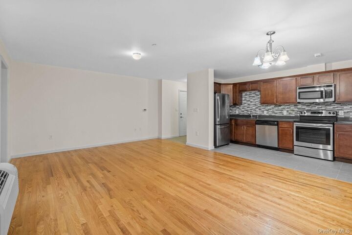 Property Photo: 160 Chatterton Avenue 1 B NY 10606