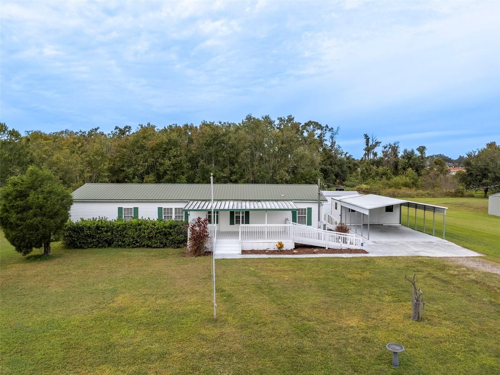 Property Photo: 5213 R M D Avenue FL 33566