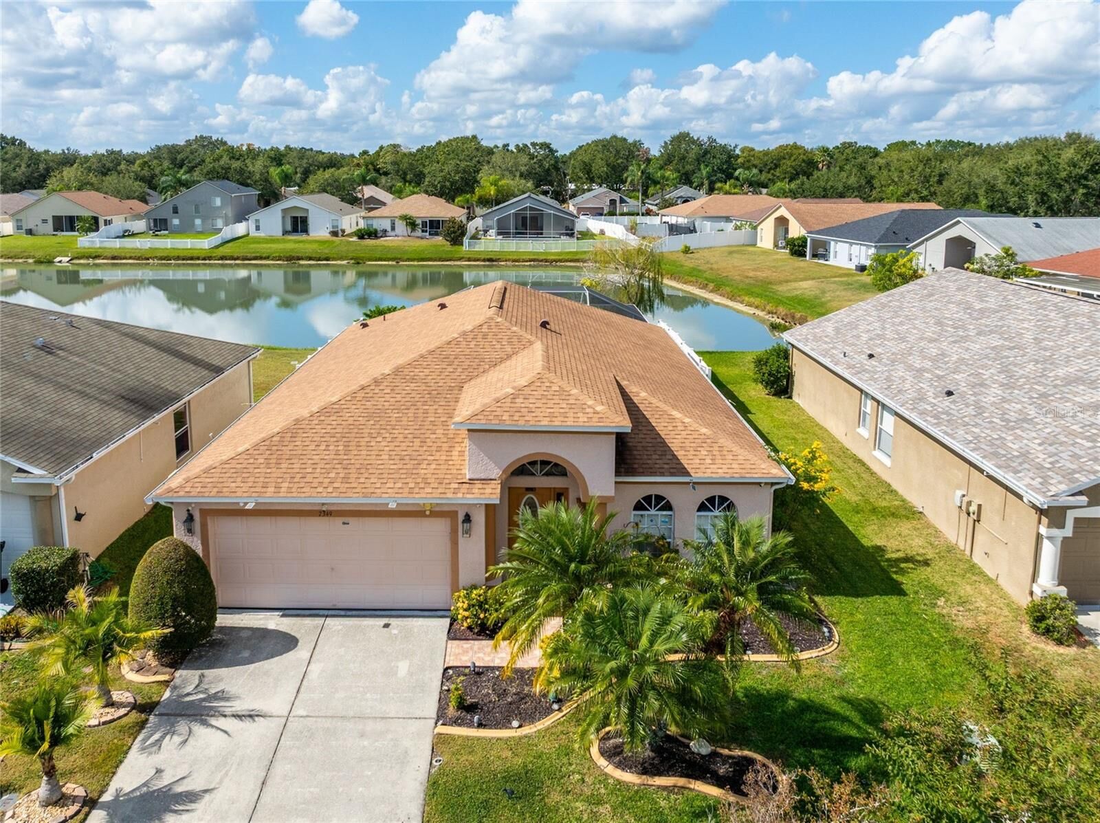 Property Photo:  7349 Cutwater Lane  FL 33545 