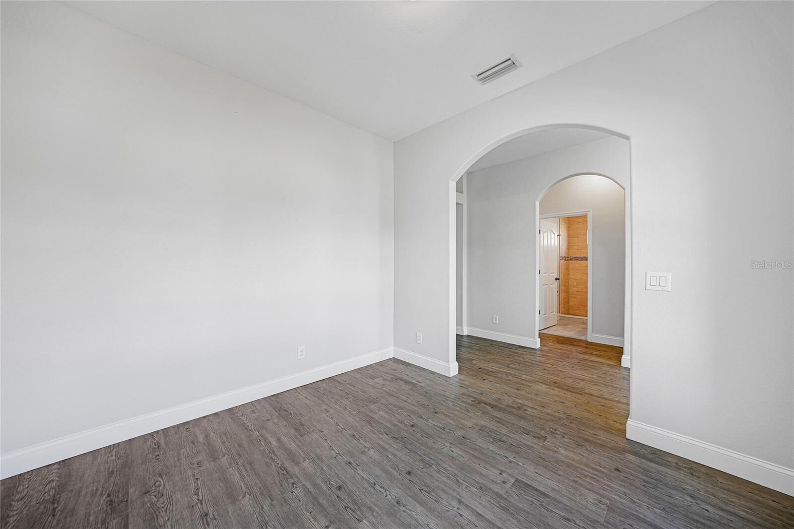 Property Photo: 1647 Squaw Lane FL 34286