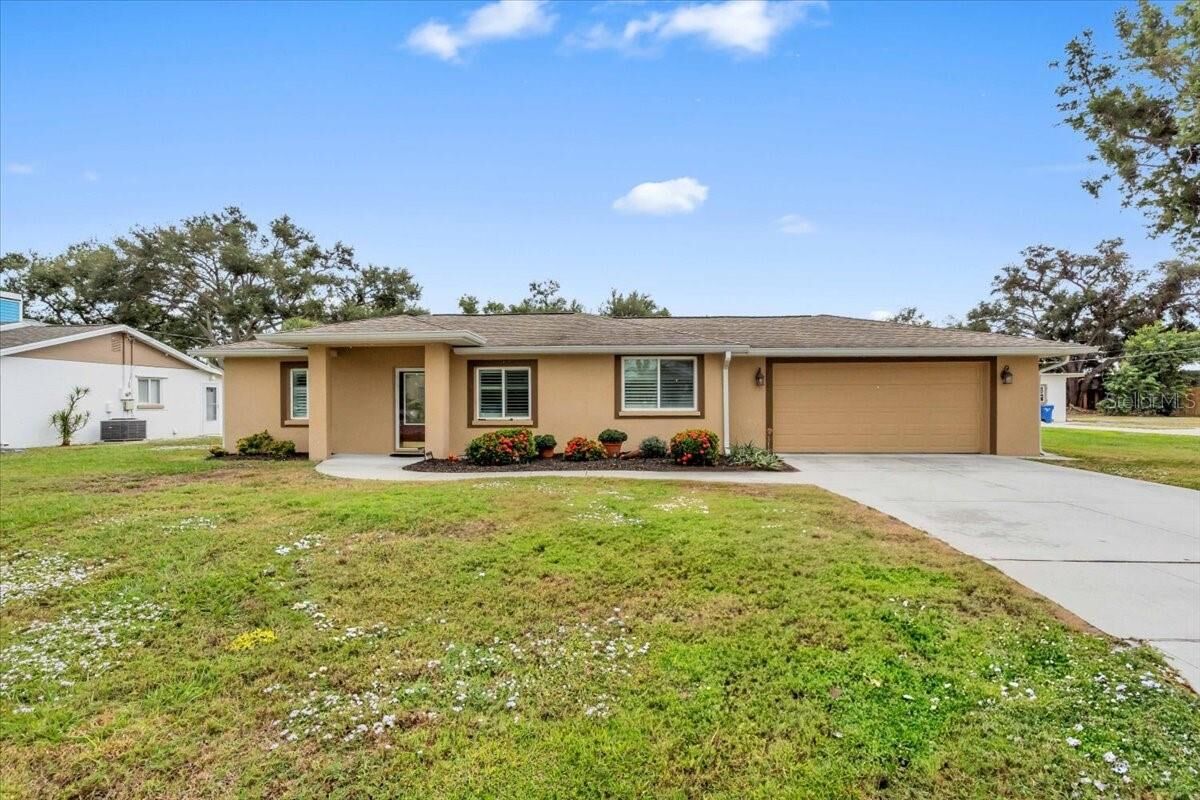 Property Photo:  720 Myrtle Avenue  FL 34285 
