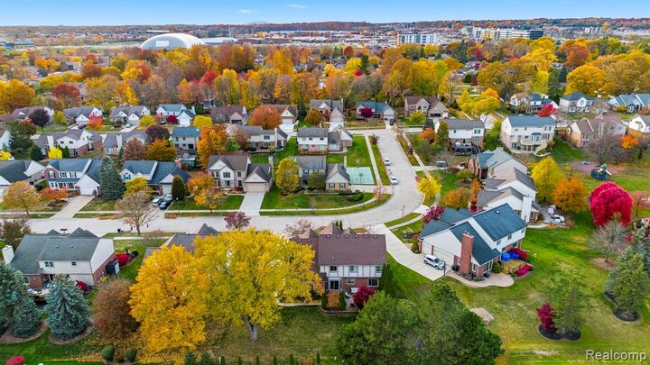 Property Photo:  18546 Glastonbury Drive  MI 48152 4067 