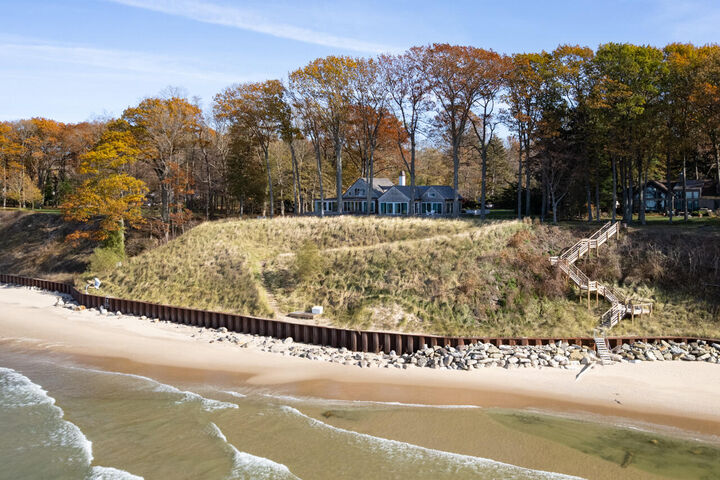 Property Photo:  2526 Lakeshore Drive  MI 49408 