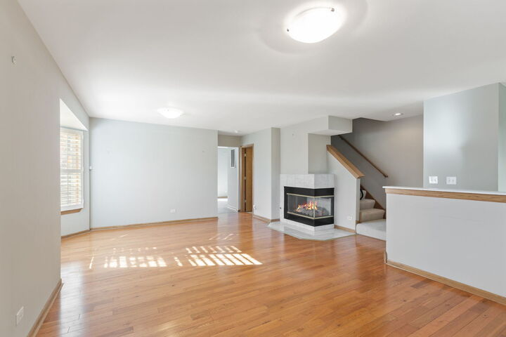 Property Photo: 1086 Manchester Circle IL 60030