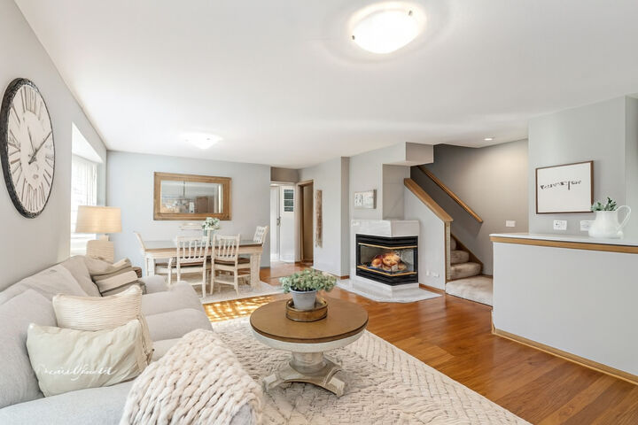 Property Photo:  1086 Manchester Circle  IL 60030 