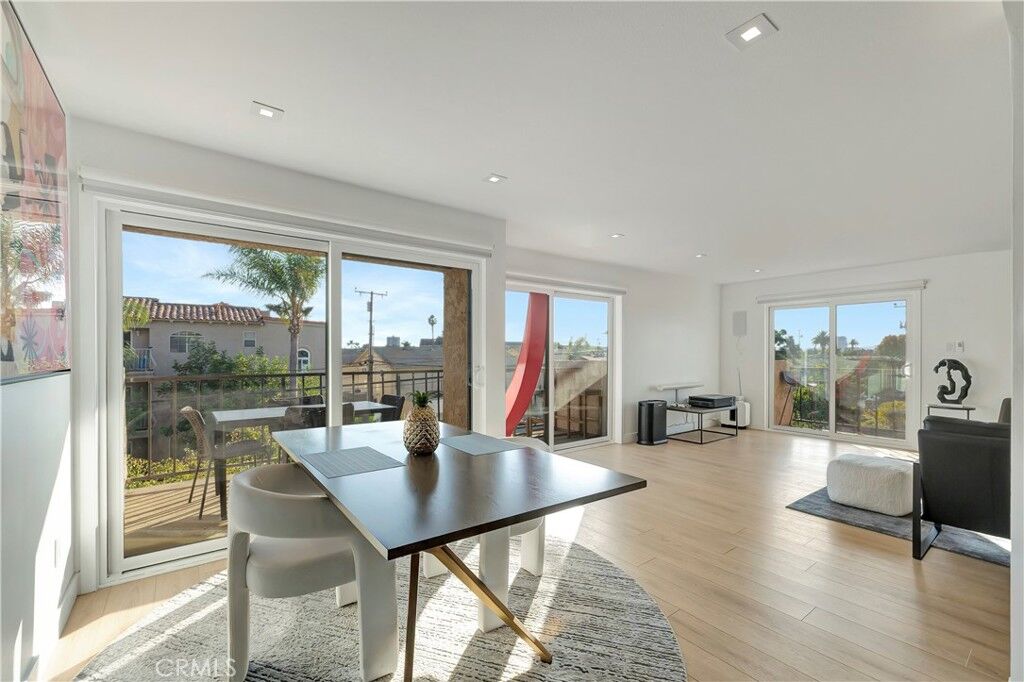 Property Photo:  605 Redondo 308  CA 90814 