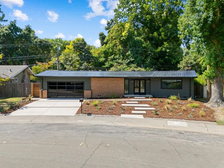 Property Photo:  832 Skipper Circle  CA 95822 