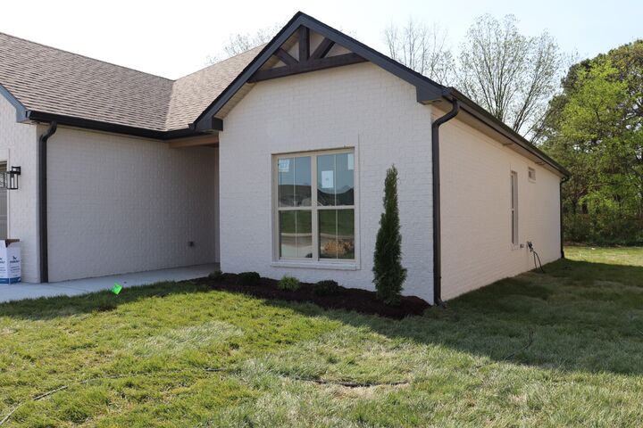 Property Photo: 710 Southern Pine Trl TN 37043