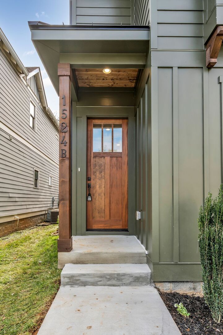 Property Photo:  1524B Straightway Ave  TN 37206 