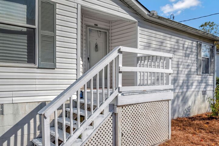 Property Photo: 1618 Slaters Creek Rd TN 37072