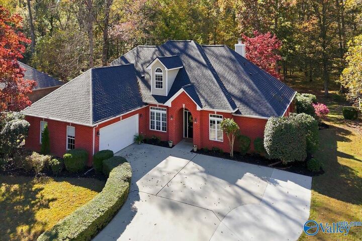 Property Photo: 3002 Basswood Way SE AL 35741