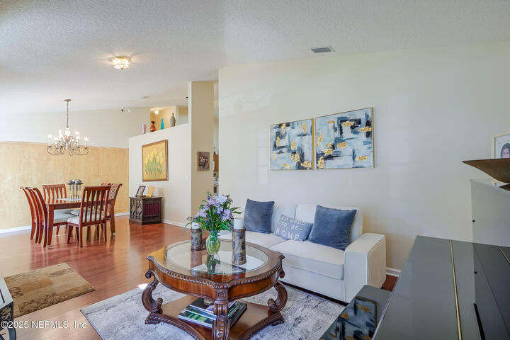 Property Photo: 1241 Springhealth Court FL 32092