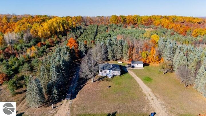 Property Photo: 2703 E Moorestown Road MI 49651