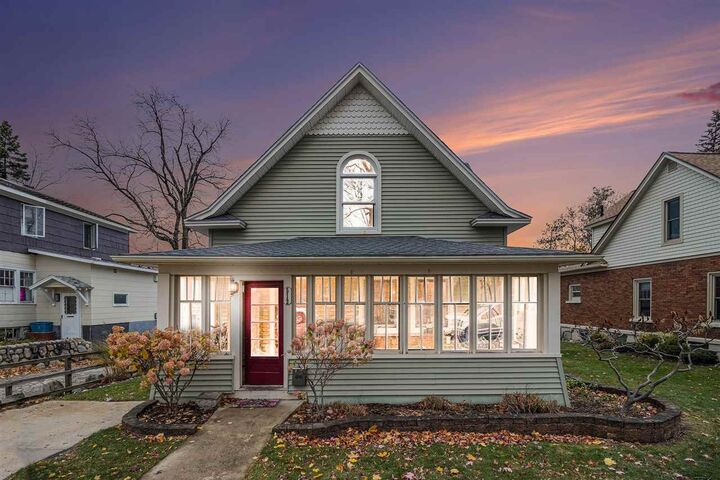 512 Jackson  Petoskey MI 49770 photo