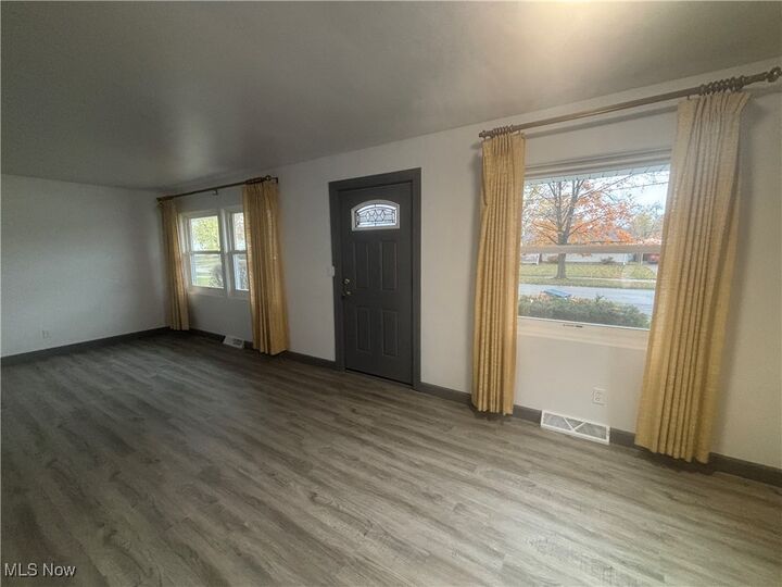 Property Photo: 2293 Parkwood Drive NW OH 44485