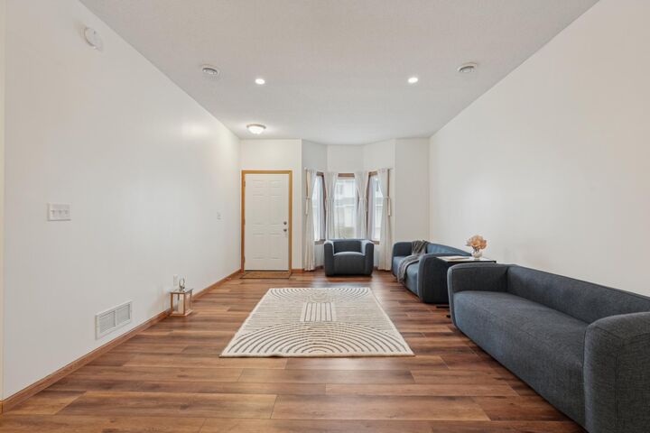 Property Photo:  632 2nd Street NW  MN 56071 