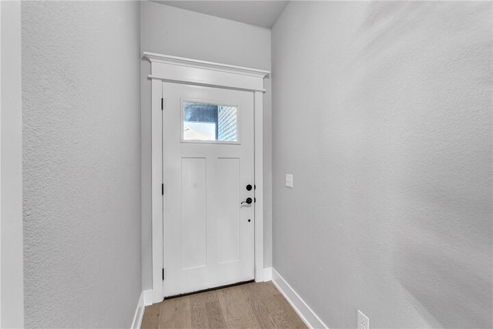 Property Photo: 1702 Broadway Place AR 72758