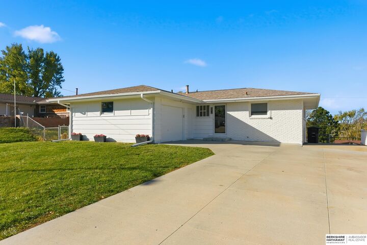 Property Photo:  5216 N 84th Avenue  NE 68134 