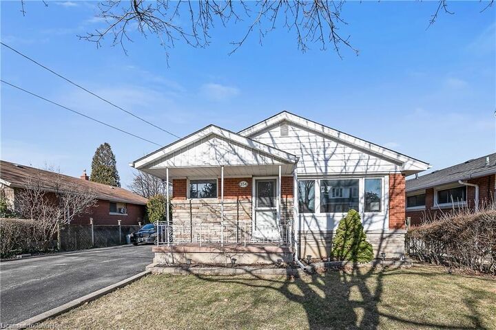 Property Photo: 254 West 31st Street Main ON L9C 5G4