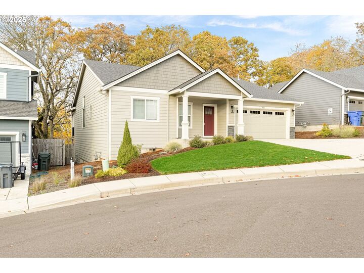 Property Photo: 611 Jared Valley St SE OR 97306