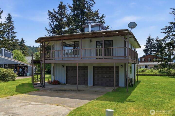 Property Photo:  80 NE Brook Place  WA 98588 