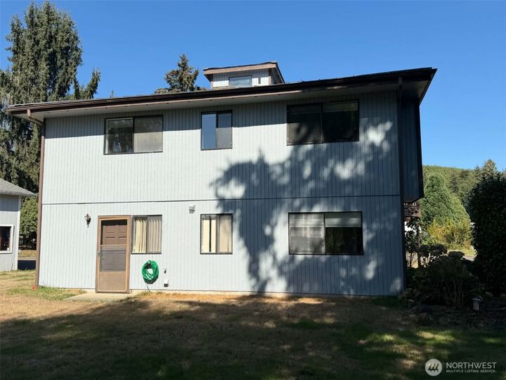 Property Photo:  80 NE Brook Place  WA 98588 