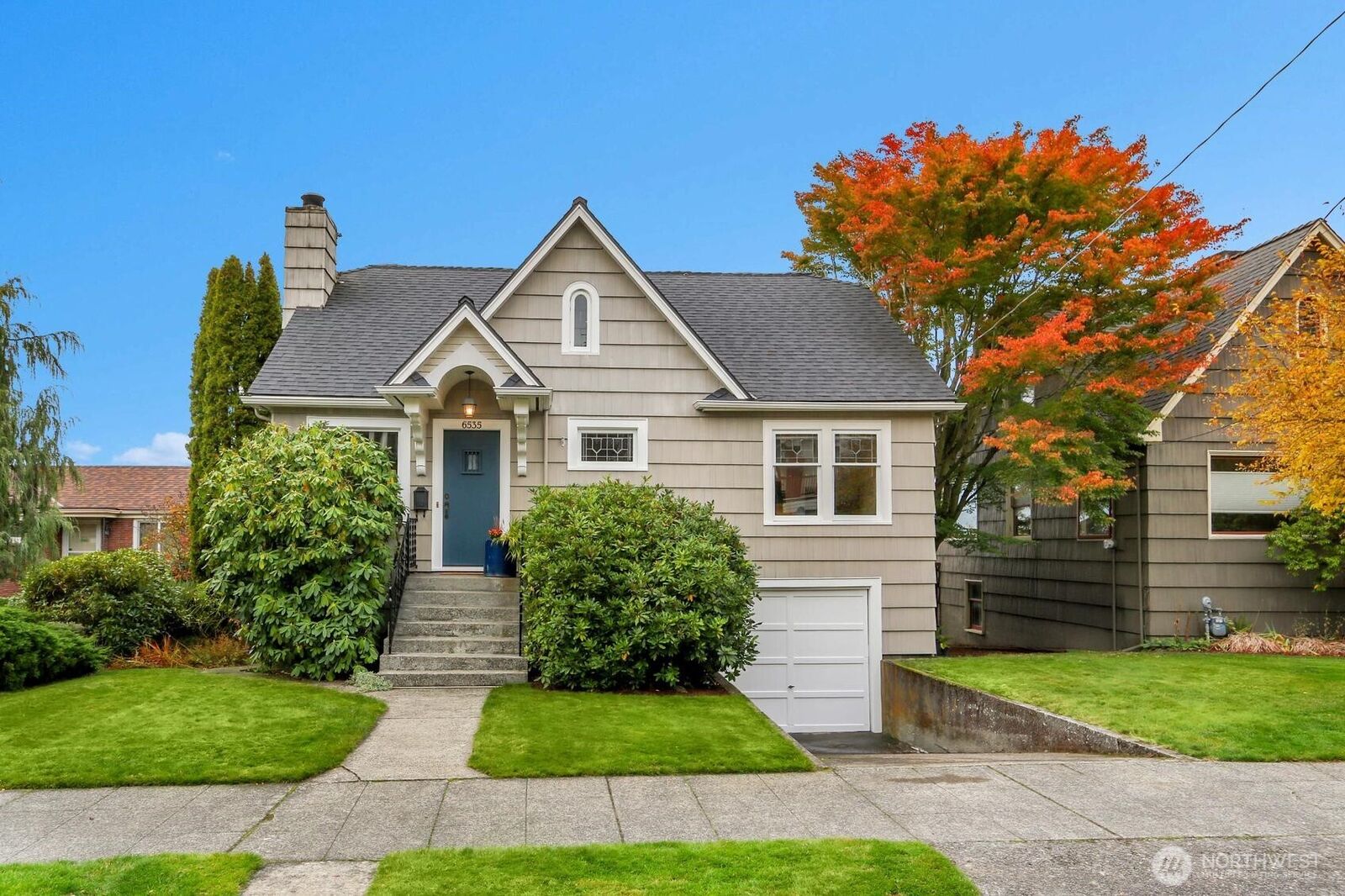 Property Photo: 6535 Sycamore Avenue NW WA 98117