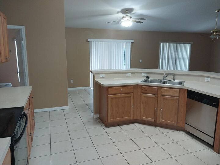 Property Photo: 245 SW Starfish Avenue SW FL 34984