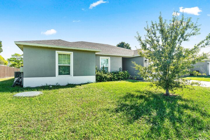 Property Photo: 2333 SE Aneci Street FL 34984