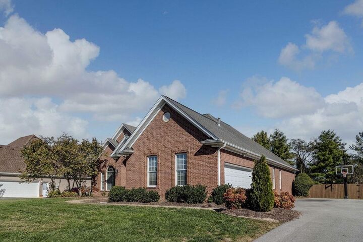 Property Photo:  1612 Crownridge Court  KY 42104 